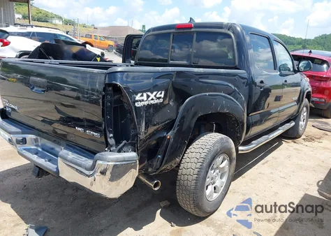 2015 Toyota Tacoma Base V6 z USA, uszkodzony, nr VIN 5TFLU4EN6FX144939